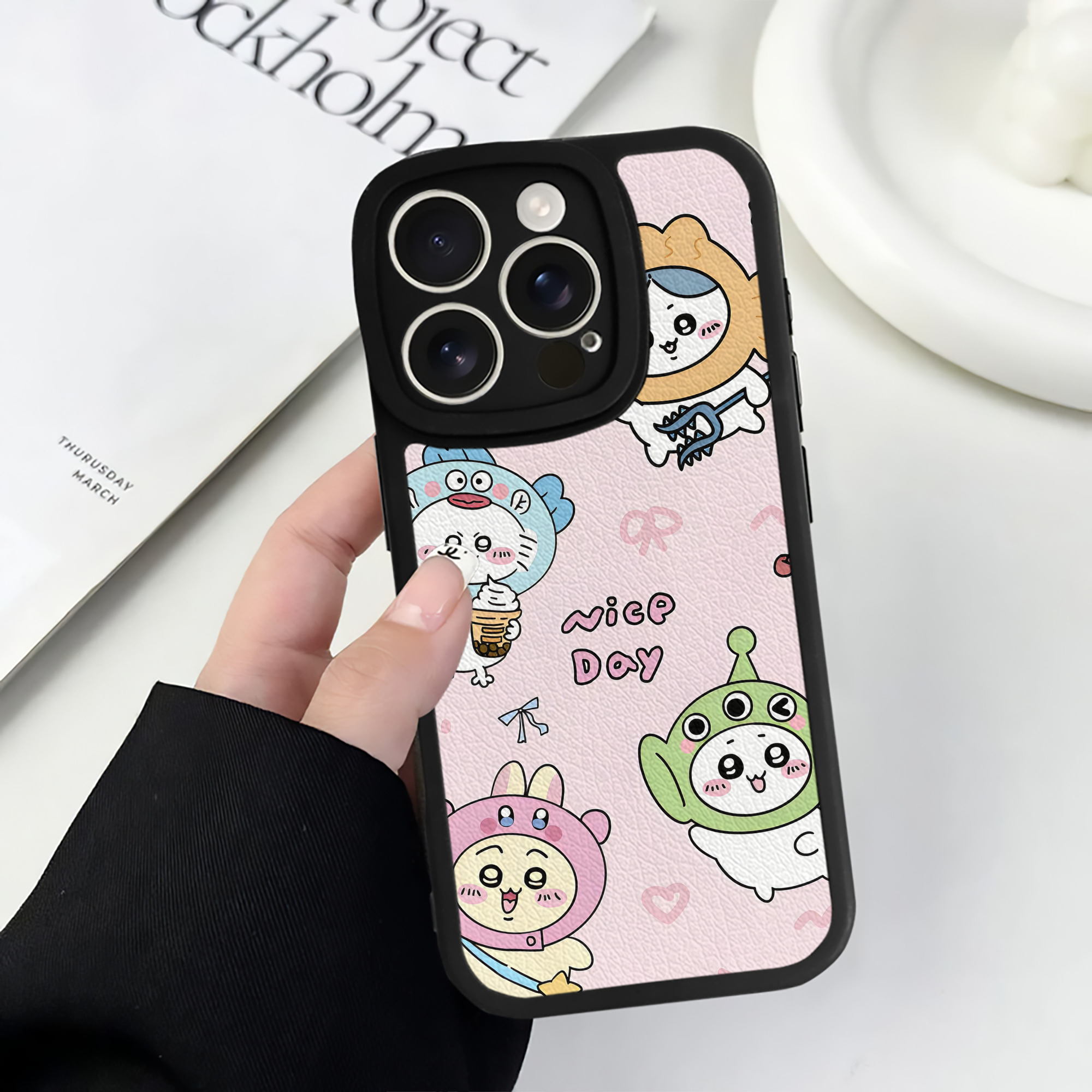 （画像用） ちいかわ Chii-kawa 【iPhone 16シリーズ対応】シリコンスマホケース（レザー調） 材質：シリコン